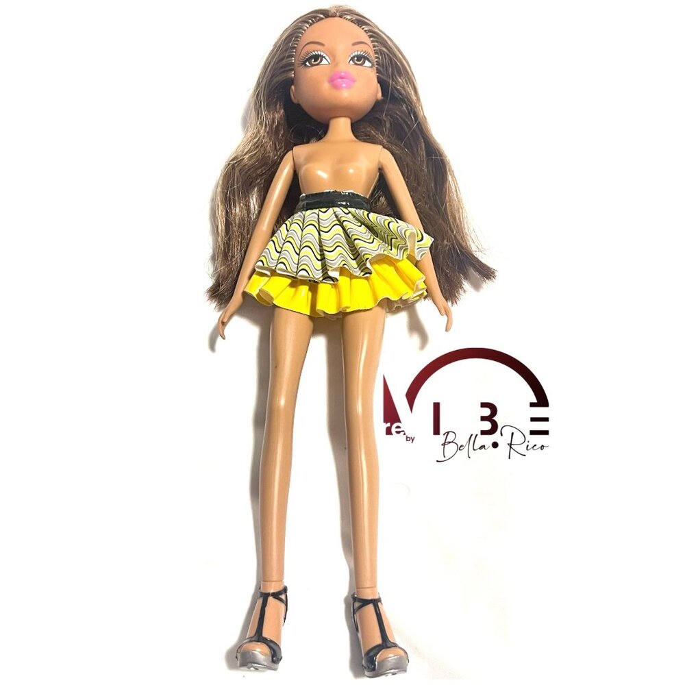 MGA Bratz Doll Yasmin - Yellow & Black Skirt